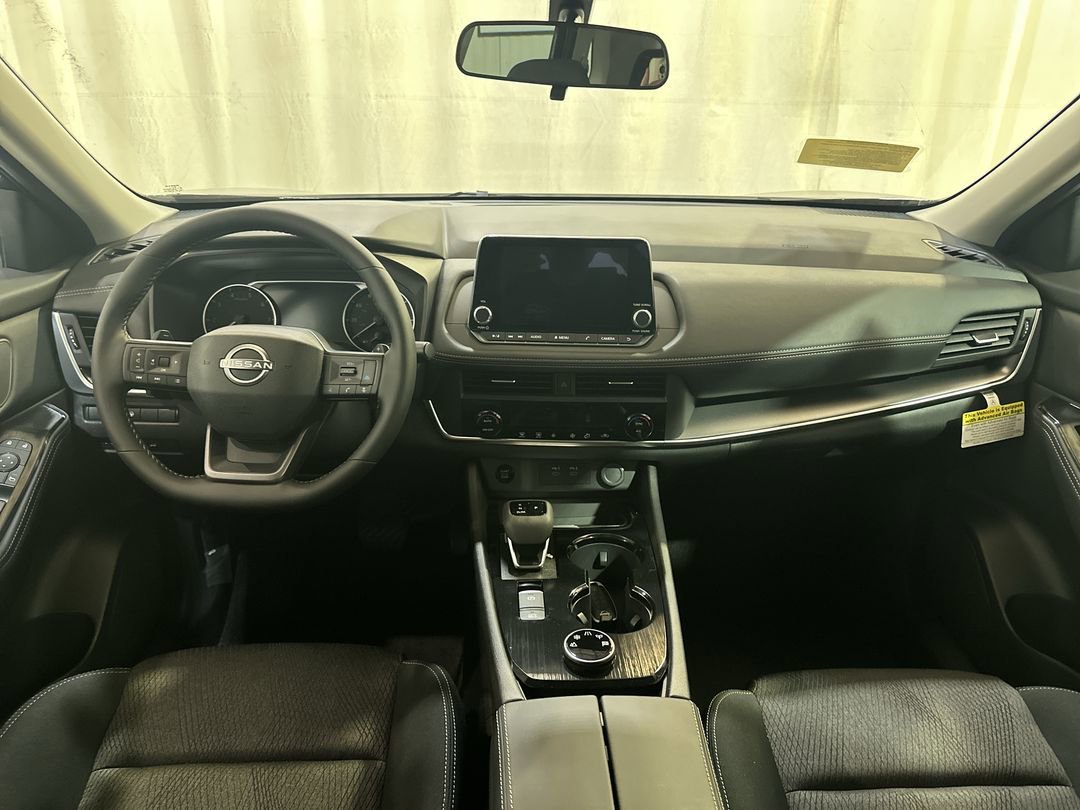 2026 Nissan Rogue SV - Photo 12