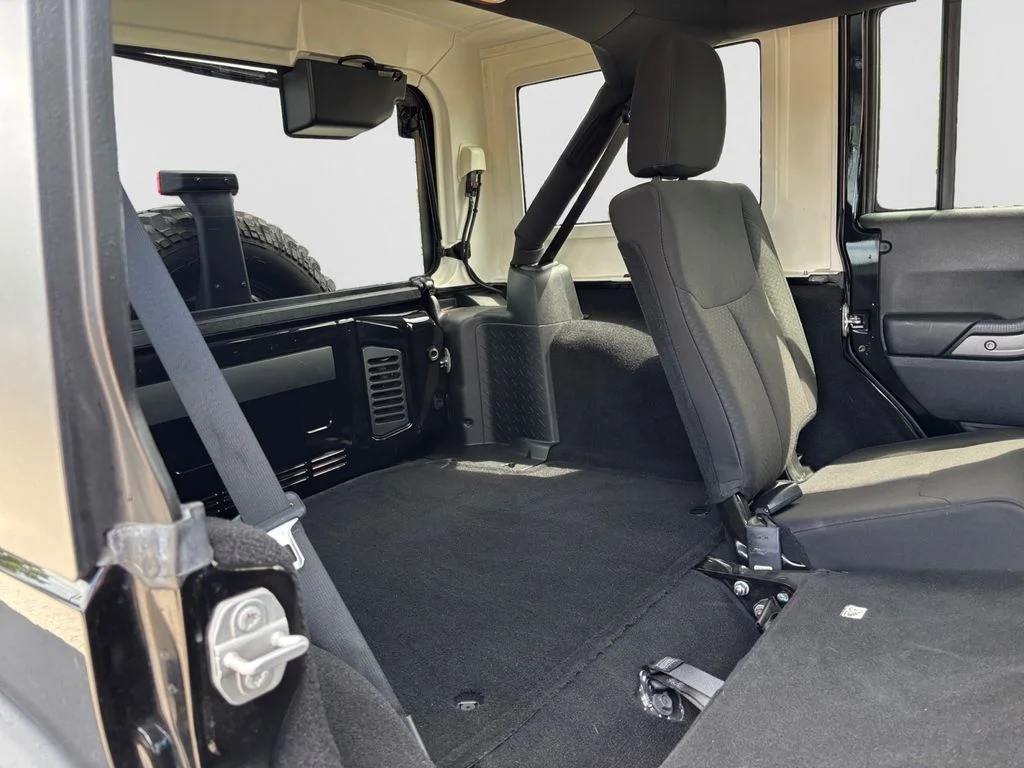 Used 2018 Black Jeep Unlimited Sport image 38