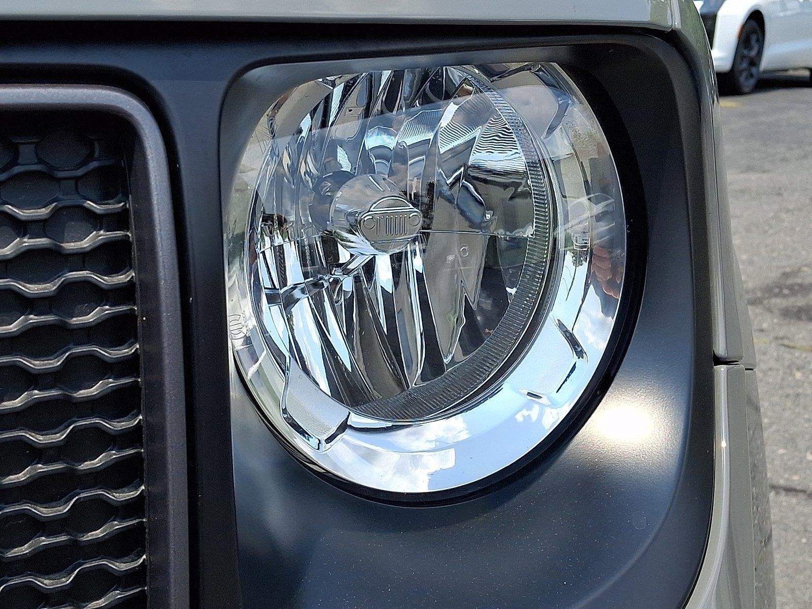 Used 2022 Sting-Gray Clearcoat Jeep Trailhawk image 9