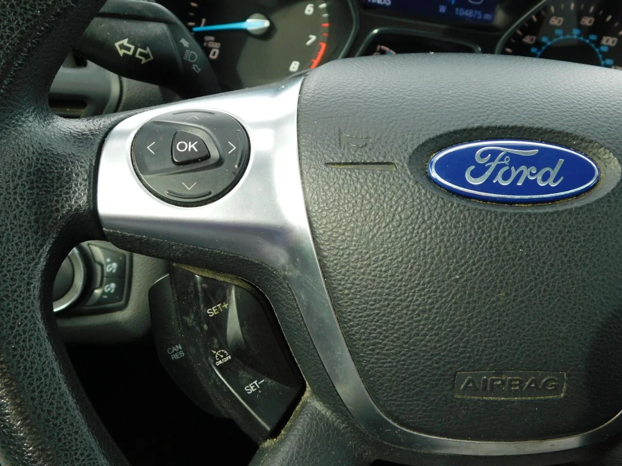 Used 2014 Red Ford FWD 4dr SE image 31