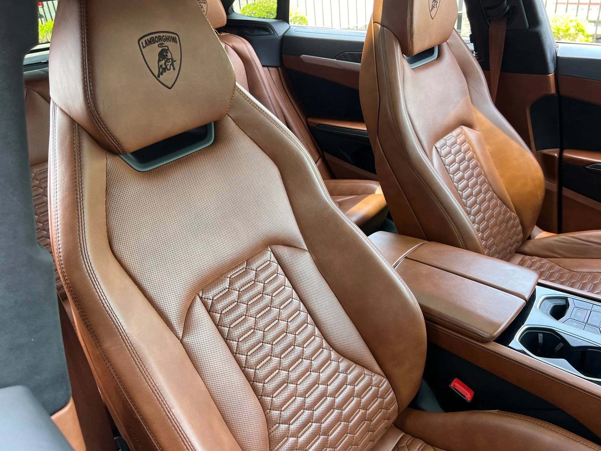 Used 2019 Blue Lamborghini Base image 15
