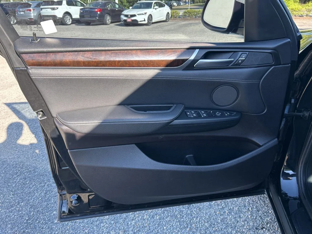 Used 2017 Black BMW xDrive28i image 16