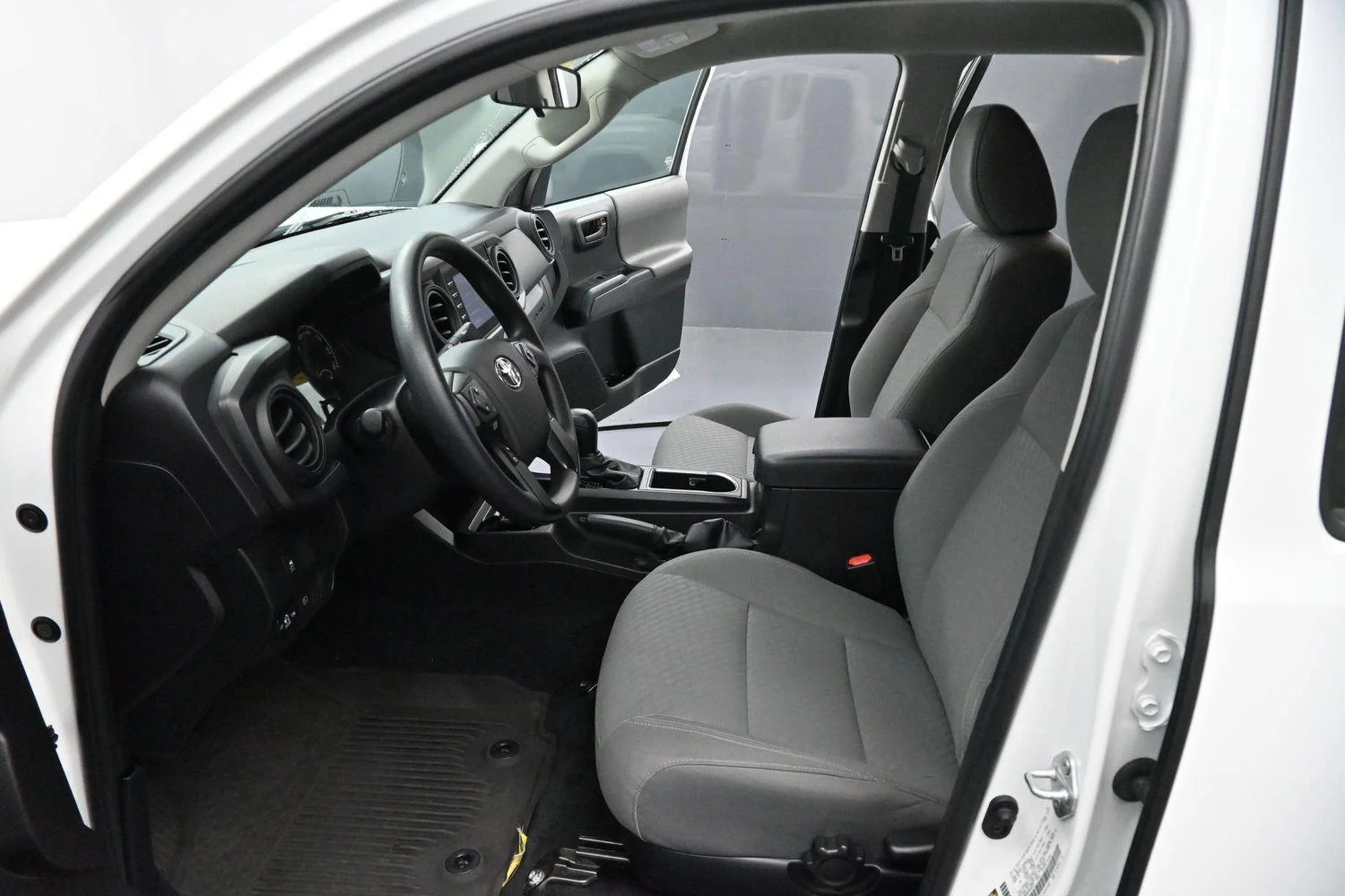 Used 2023 White Toyota SR image 11