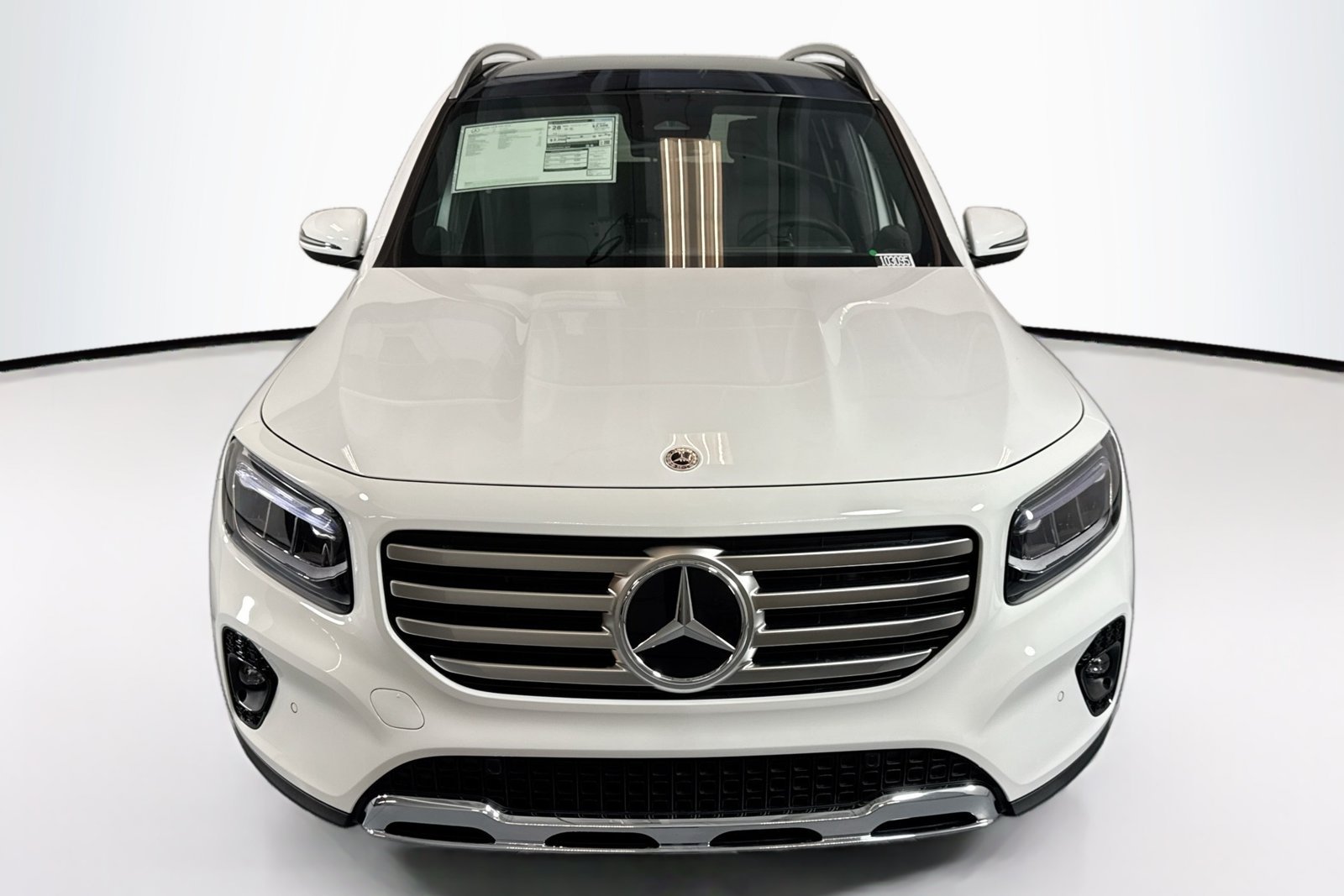 New 2026 Polar White Mercedes-Benz GLB 250 image 2