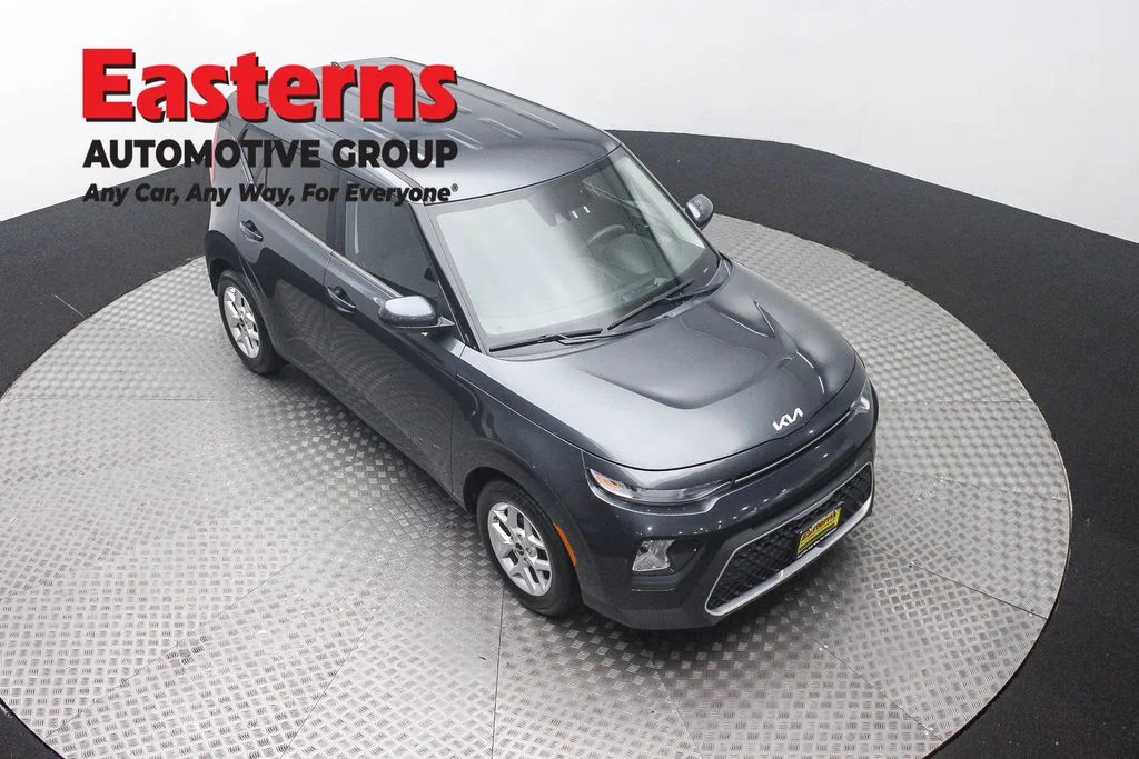 Used 2022 Gray Kia LX image 3