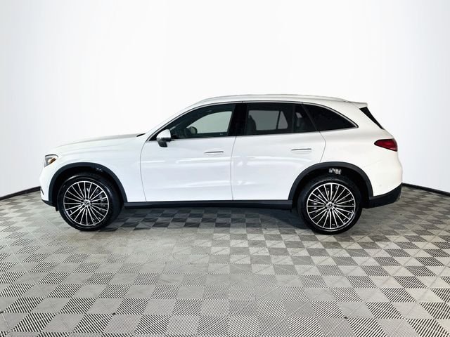 New 2027 Polar White Mercedes-Benz GLC 300 image 4