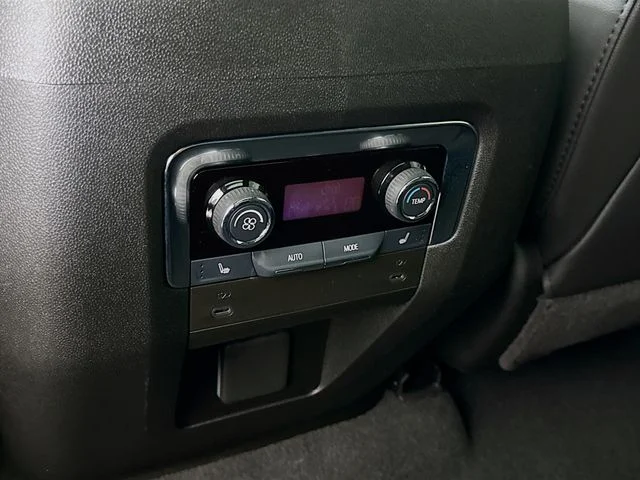 Used 2025 Gray Chevrolet Z71 image 27