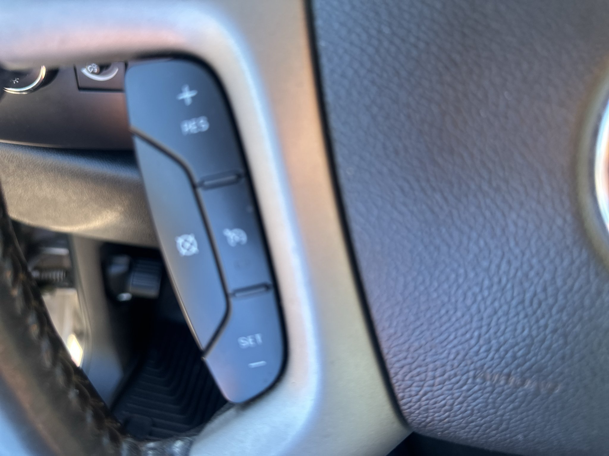 Used 2008 Silver Birch Metallic Chevrolet LT w/1LT image 11