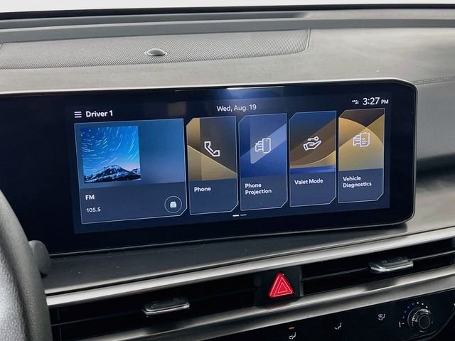 Used 2025  Kia LX image 17