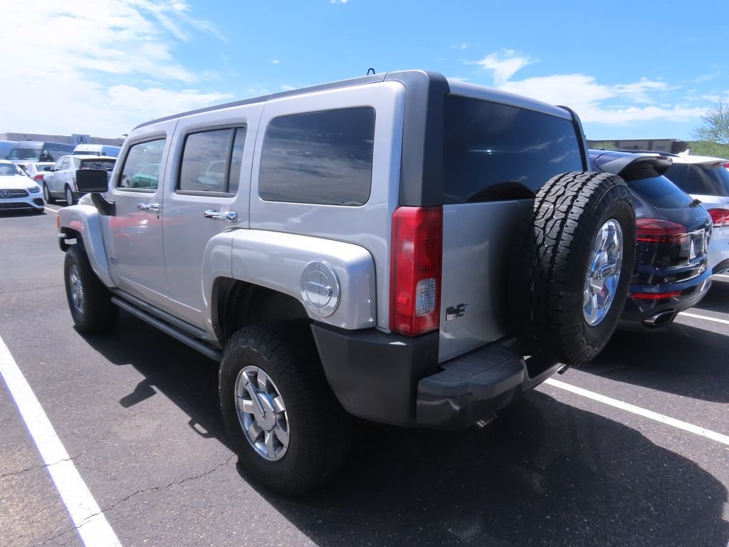 Used 2006 Boulder Gray Metallic Hummer  image 4