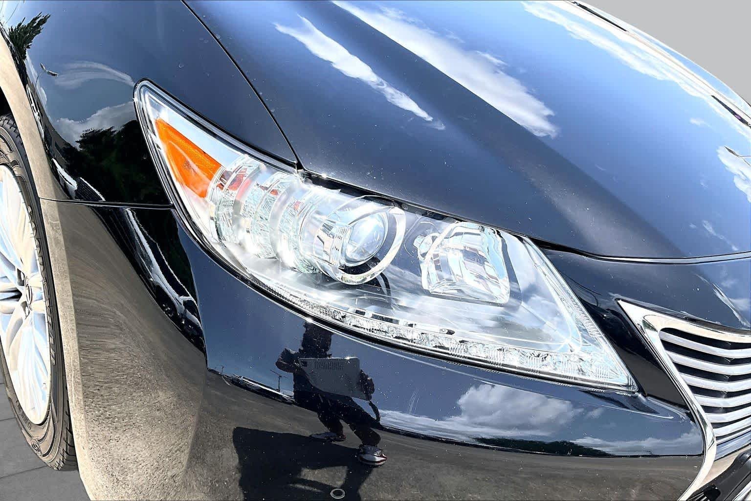 Used 2014 Obsidian Lexus  image 25