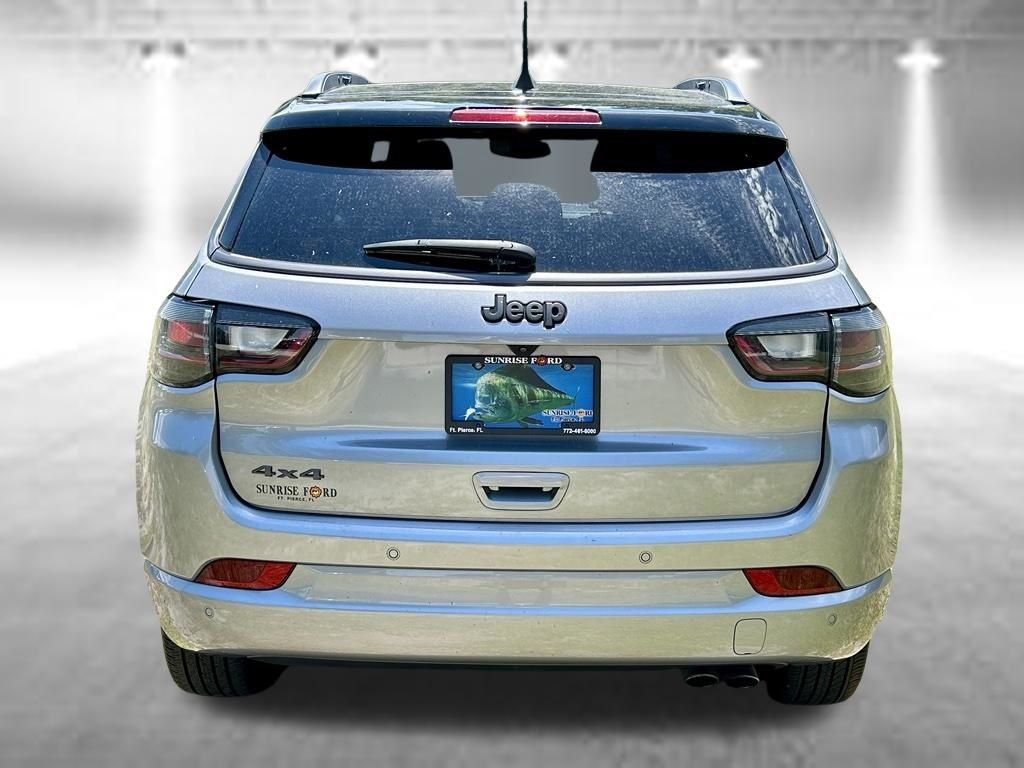 Used 2022 Silver Jeep Limited image 6