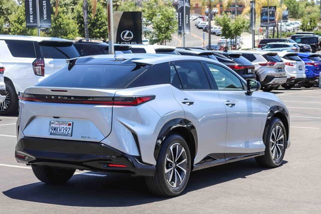 Certified Used 2024 IRIDIUM Lexus 300e Premium image 7