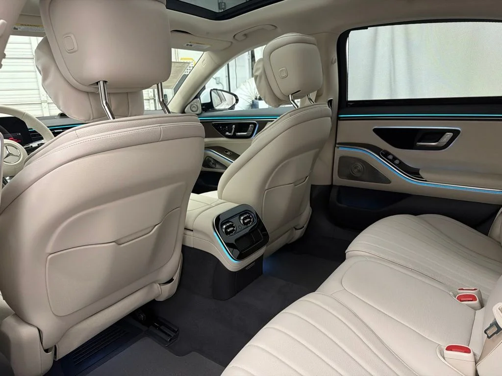 New 2027 White Mercedes-Benz S 580 image 21