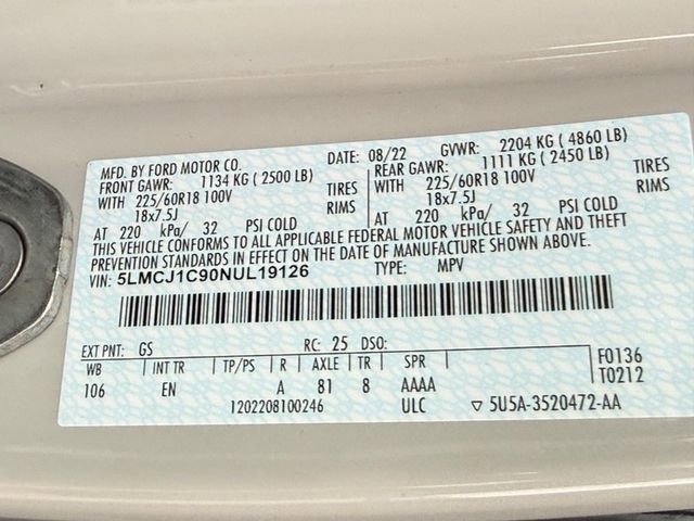 Used 2022 White Lincoln Standard image 26