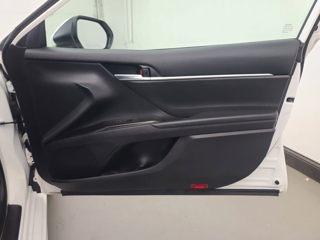 2024 Toyota Camry SE - Photo 14