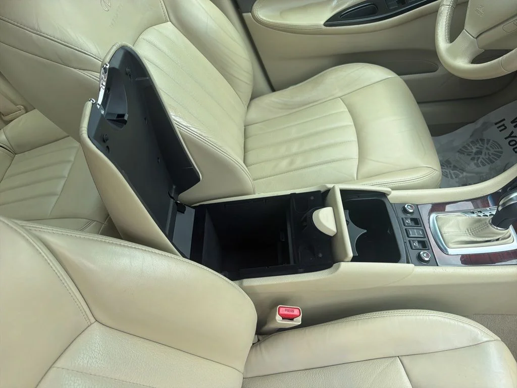 Used 2014 White INFINITI Journey image 41