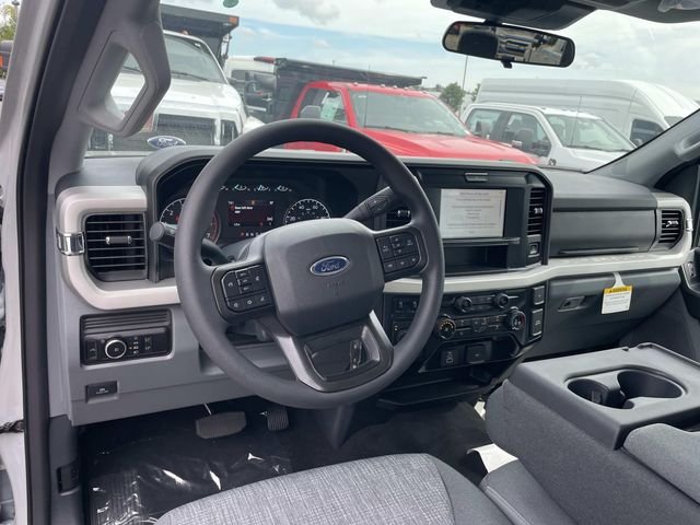 New 2026 Avalanche Ford F-350® XLT image 7