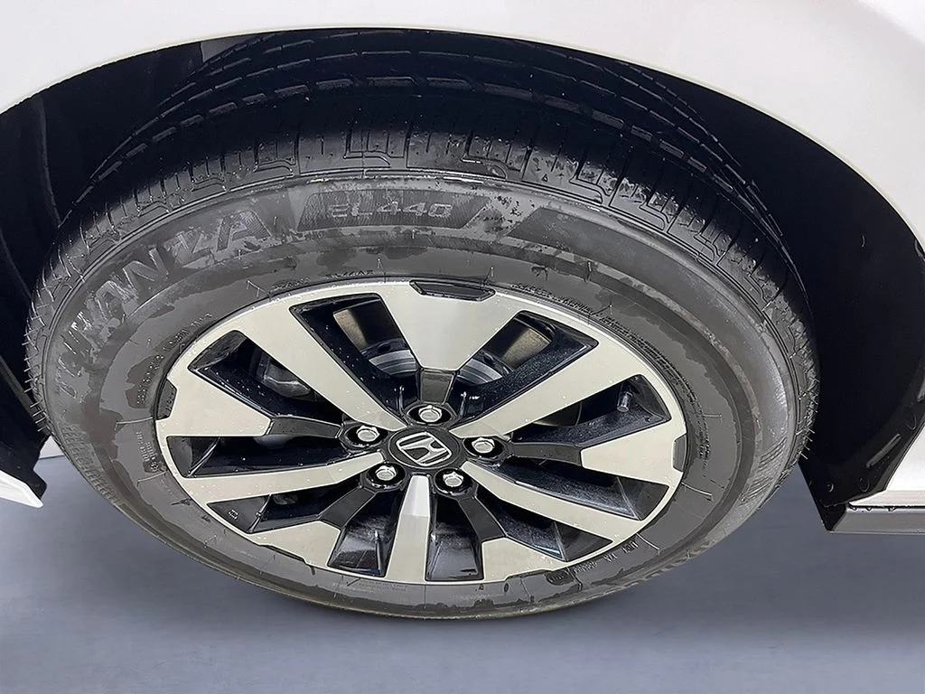 New 2027 Platinum White Pearl Honda EX-L image 10