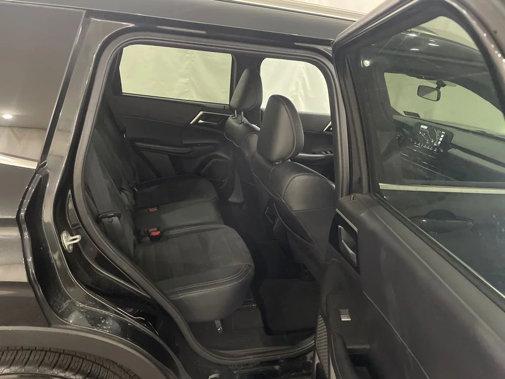 Used 2024 Black Diamond Mitsubishi SE Black Edition image 27