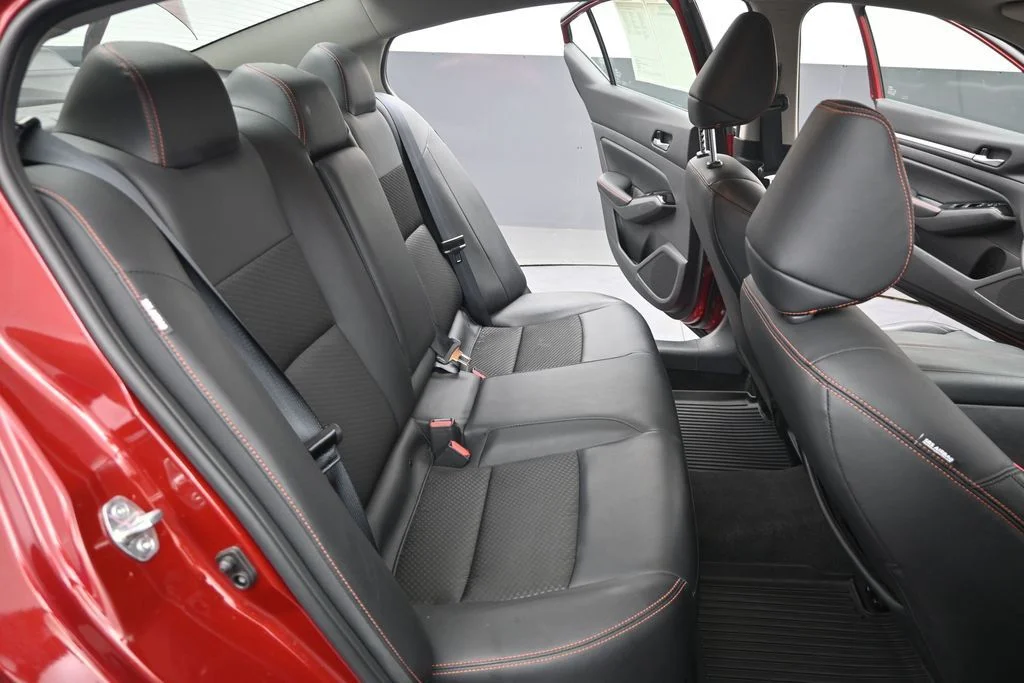 Used 2025 Red Nissan 2.5 SR image 31