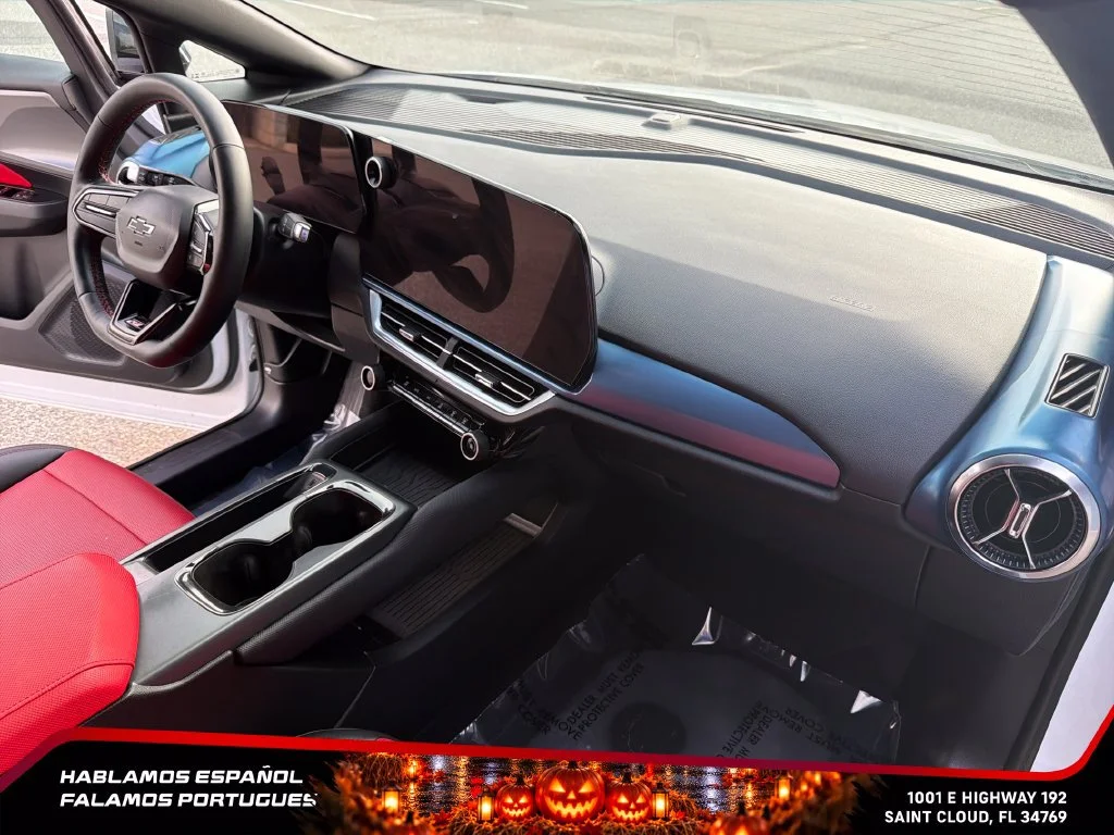 Used 2024 Summit White Chevrolet 2RS image 35