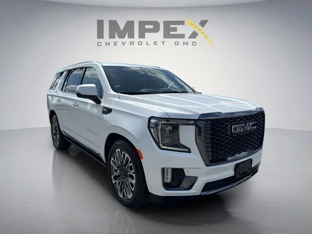 Used 2023 White Frost Tricoat GMC Denali Ultimate image 7