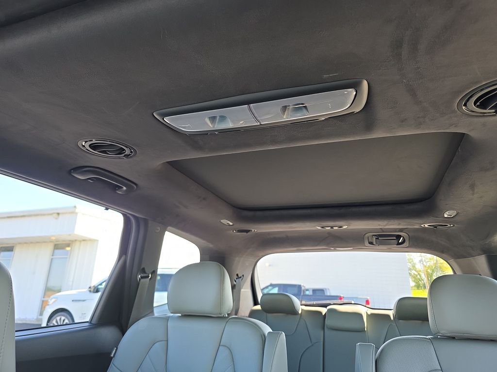 Used 2023 Black Kia SX-Prestige X-Pro image 23