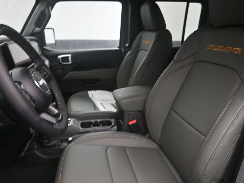 New 2026 Anvil Clearcoat Jeep Mojave image 19