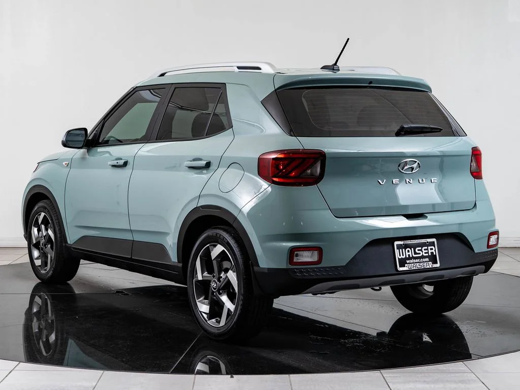 Used 2025 Mirage Green Hyundai SEL image 6