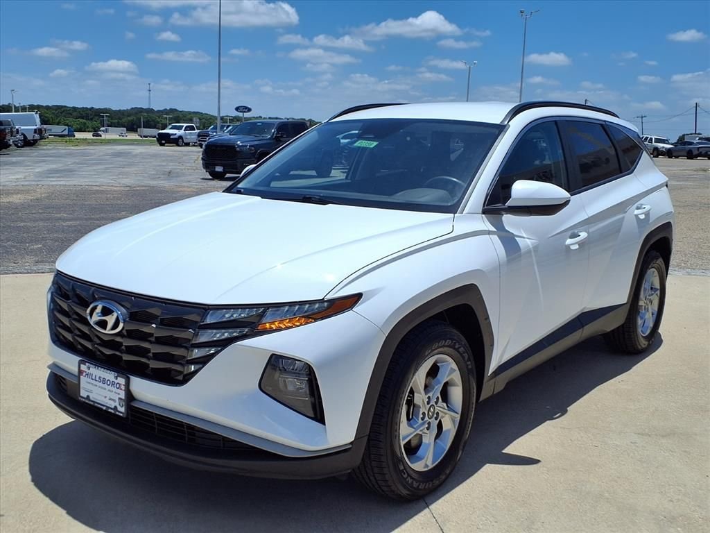 Used 2024 White Hyundai SEL image 3