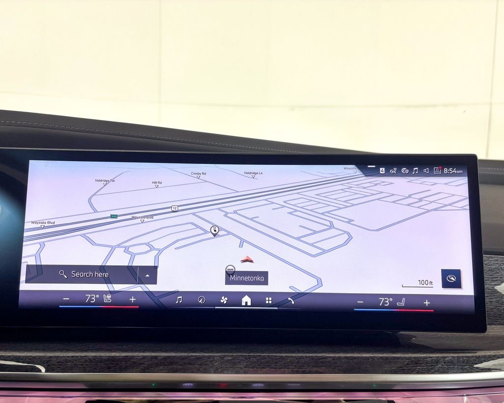 2025 BMW 7 Series 750e - Photo 40