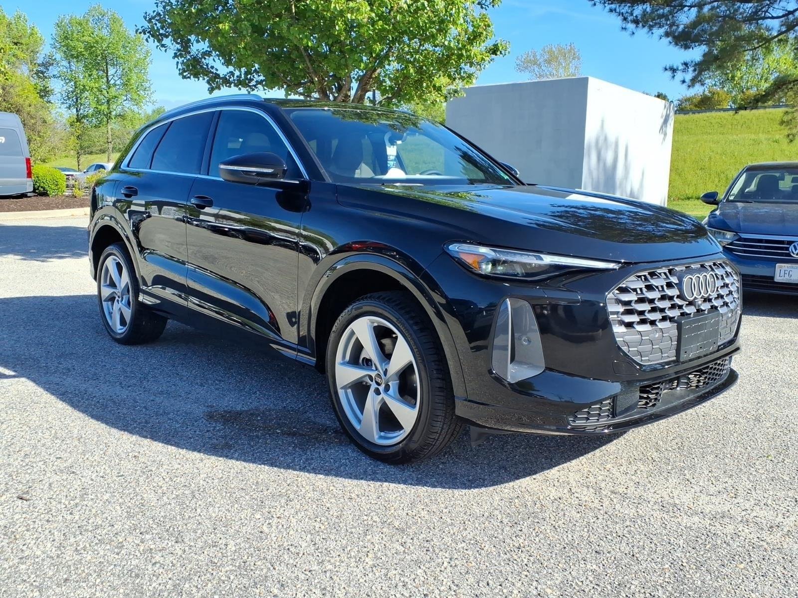 Used 2025 Mythos Black Metallic Audi Premium Plus image 4