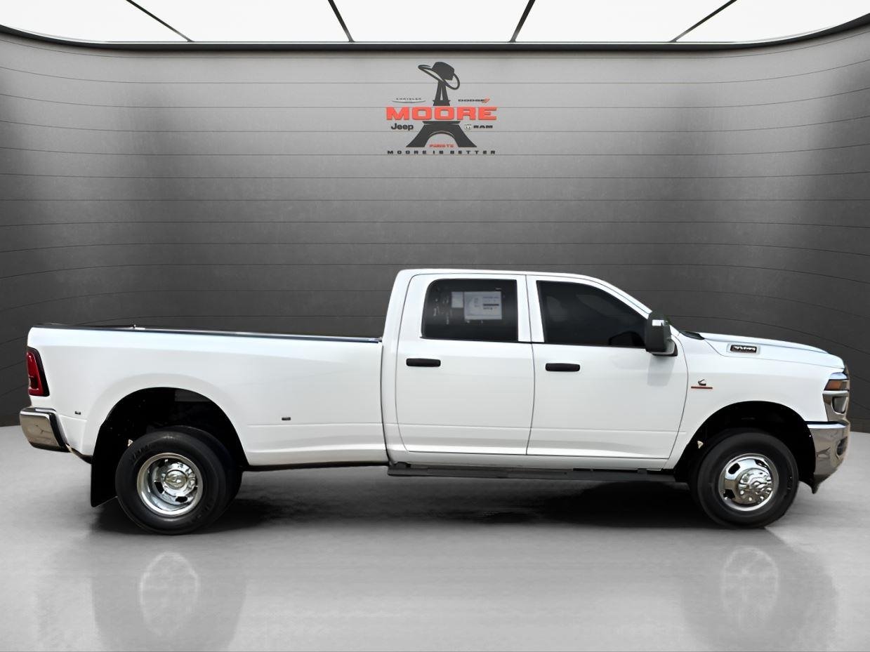 New 2026 Bright White Clear-Coat Exterior Paint RAM Tradesman image 9