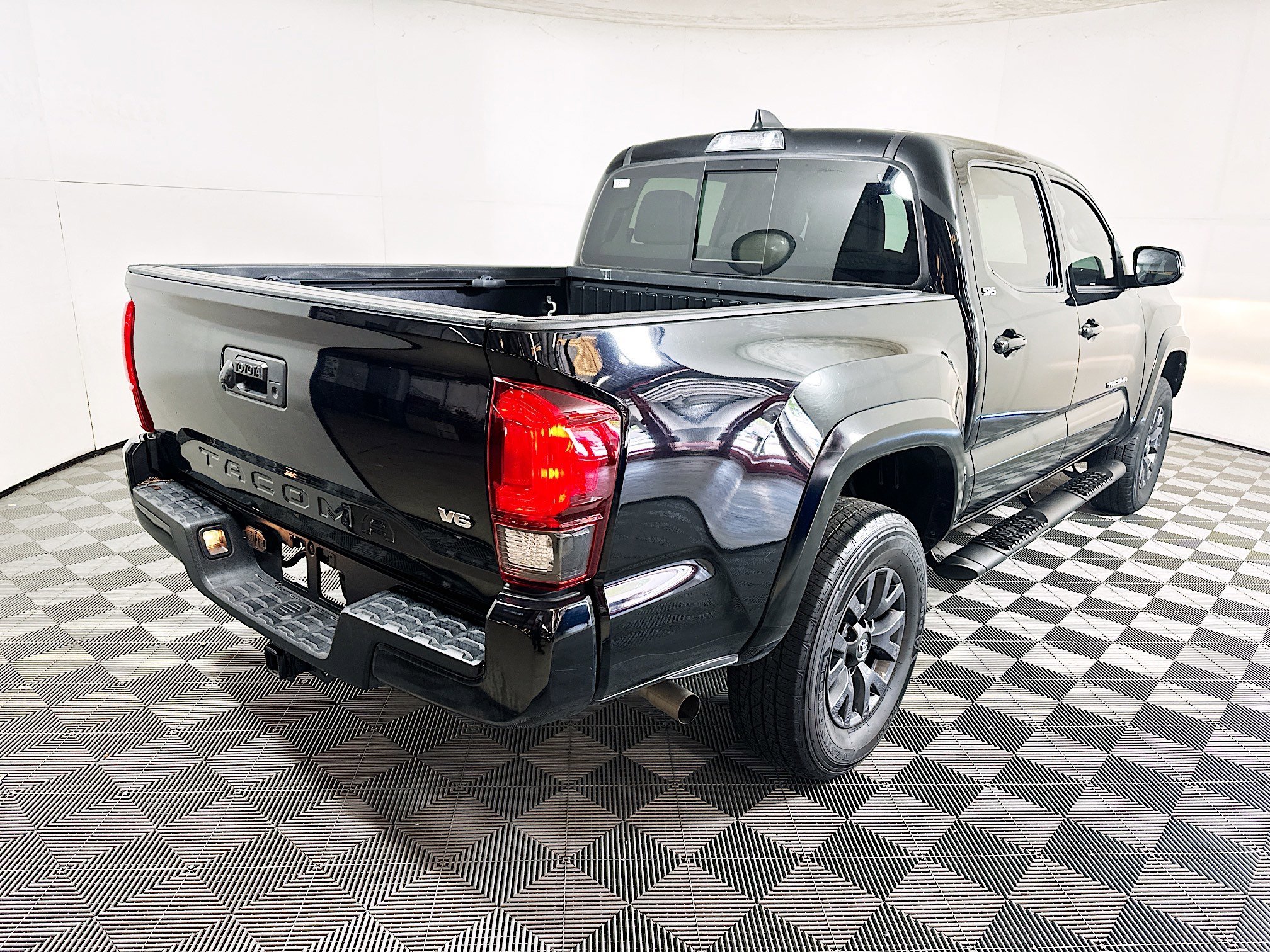 2023 Toyota Tacoma thumbnail 5