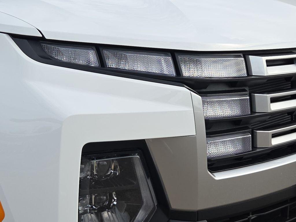 New 2026 White Hyundai SEL FWD image 4