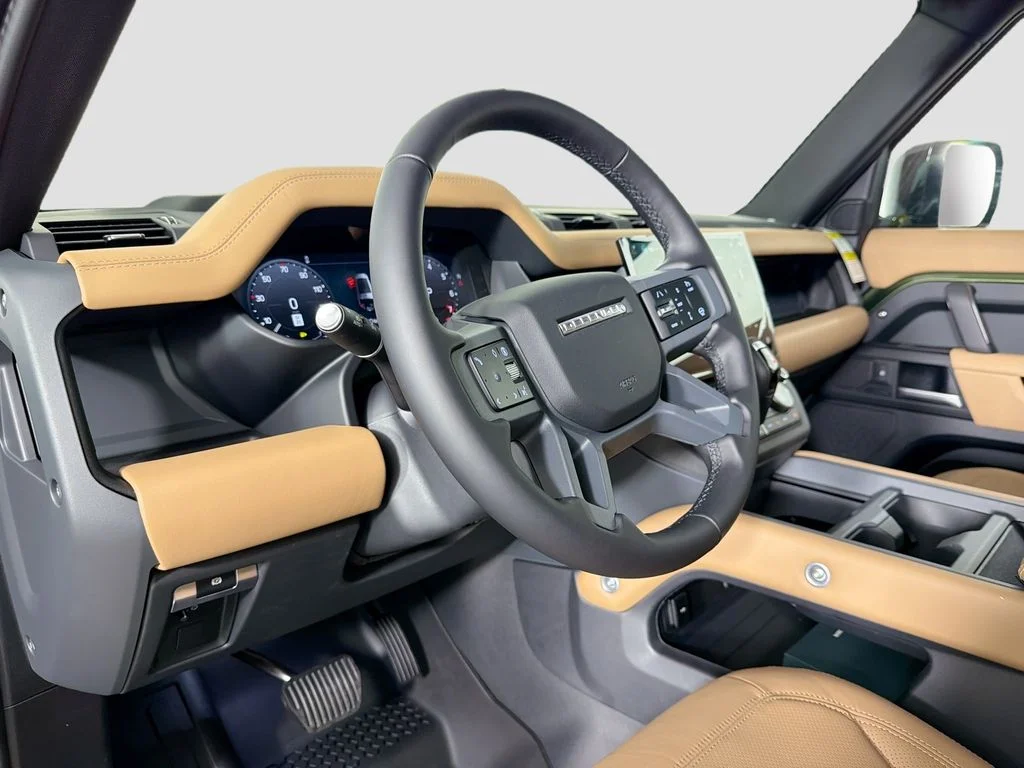 New 2026 Woolstone Green Land Rover X-Dynamic SE image 9