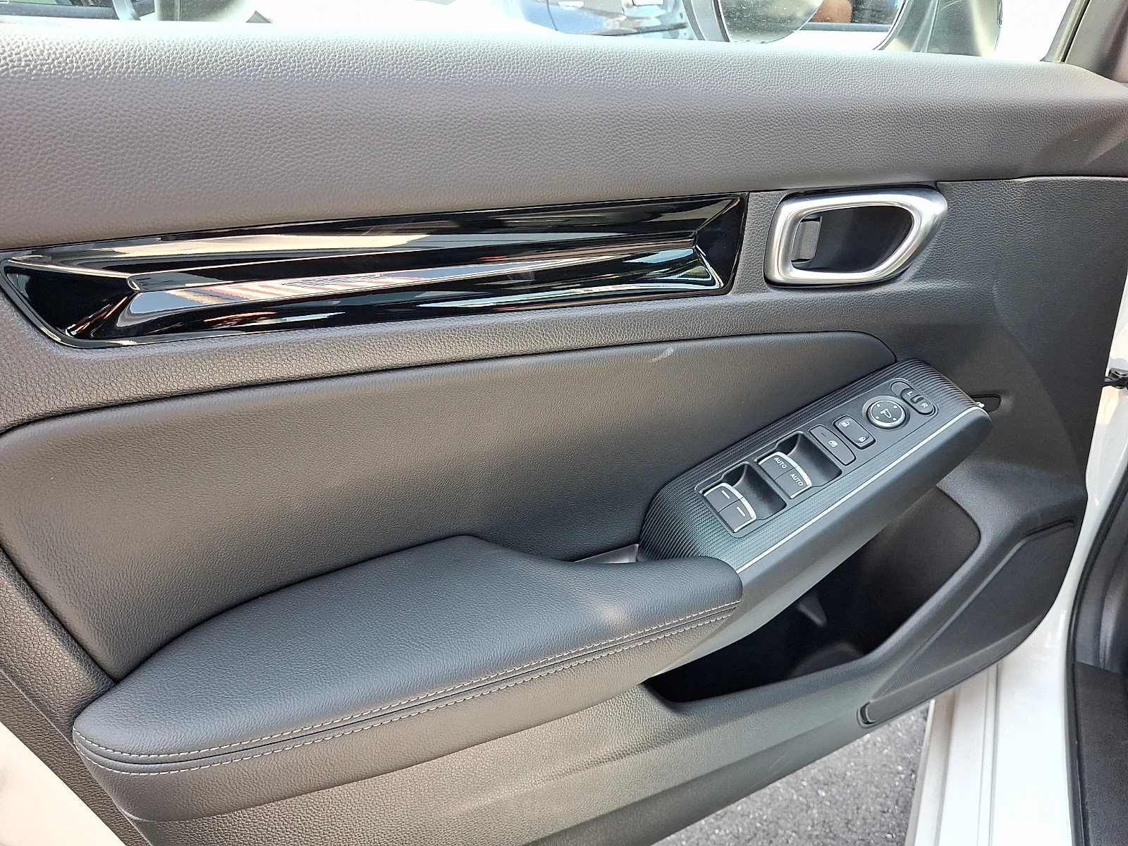 2025 Honda Civic Sport Touring - Photo 11