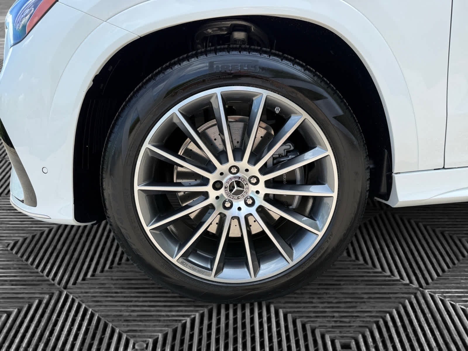 New 2026 Polar White Mercedes-Benz GLE 450 image 9