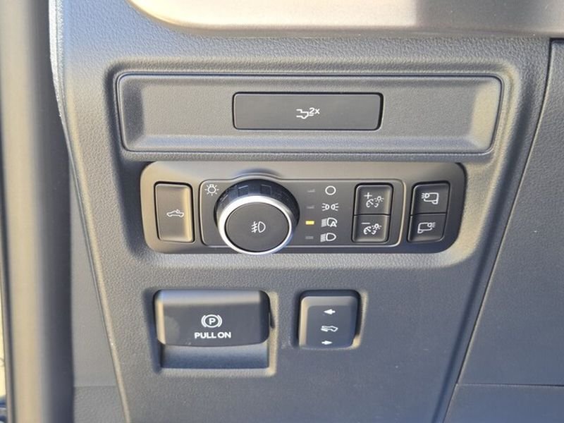 New 2026 Carbonized Gray Metallic Ford XLT image 25