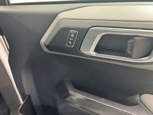 Used 2021 Oxford White Ford Base image 24