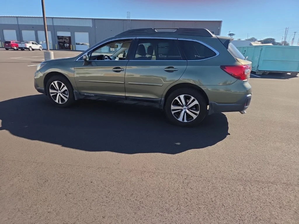 Used 2018 Green Subaru 2.5i image 8