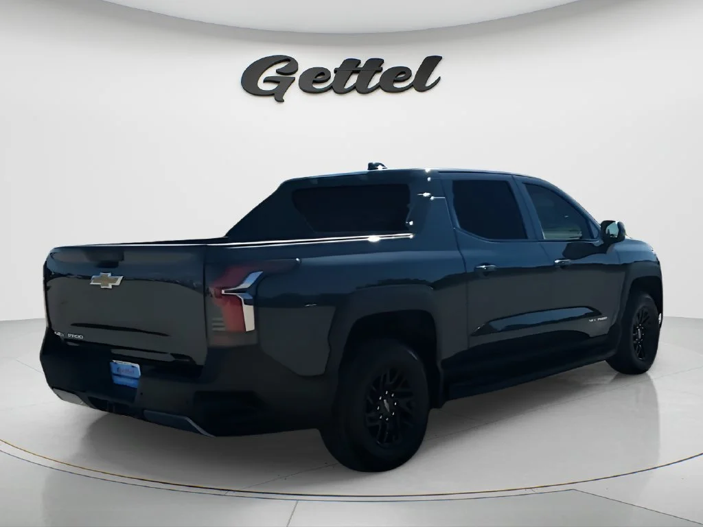 Used 2026 Blue Smoke Metallic Chevrolet LT - Standard Range image 5