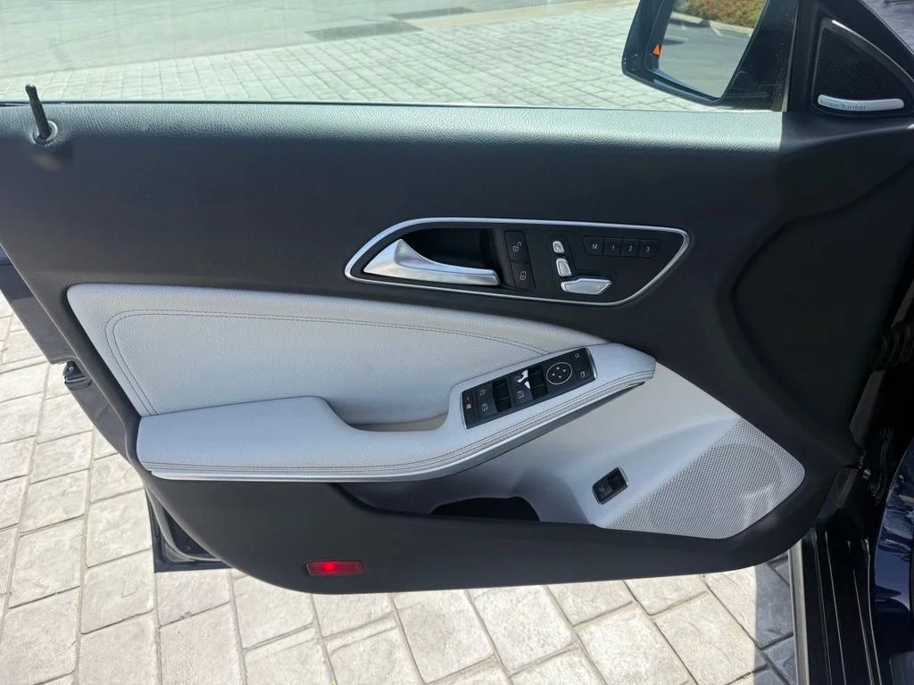 Used 2018 Blue Mercedes-Benz CLA 250 image 30