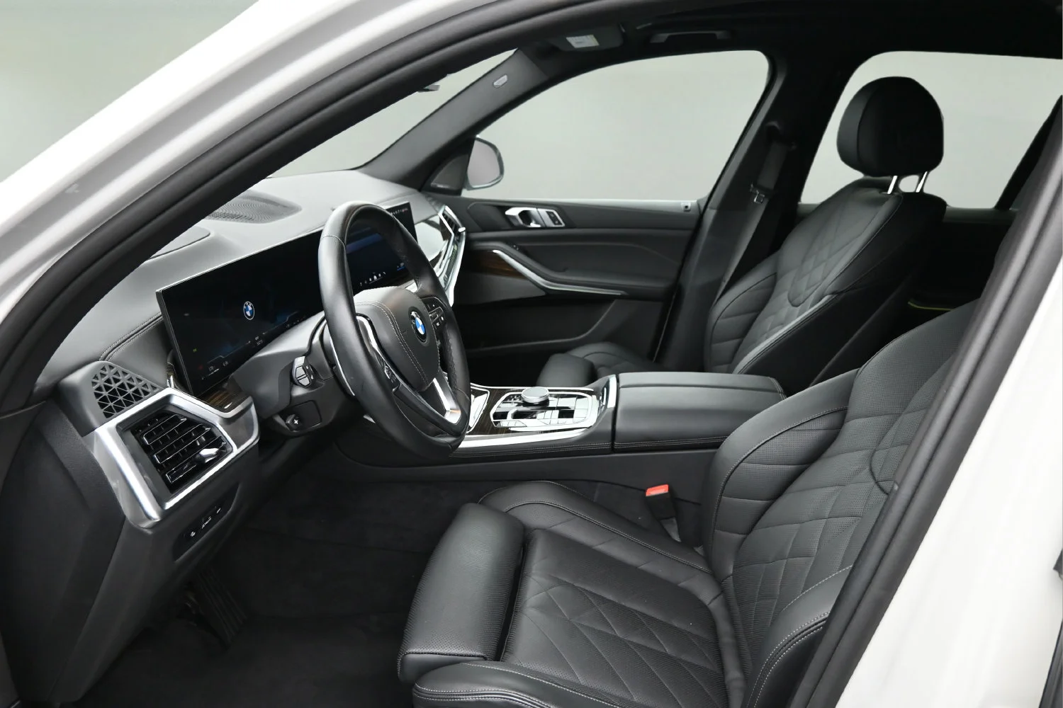 Used 2026 White BMW xDrive40i image 24