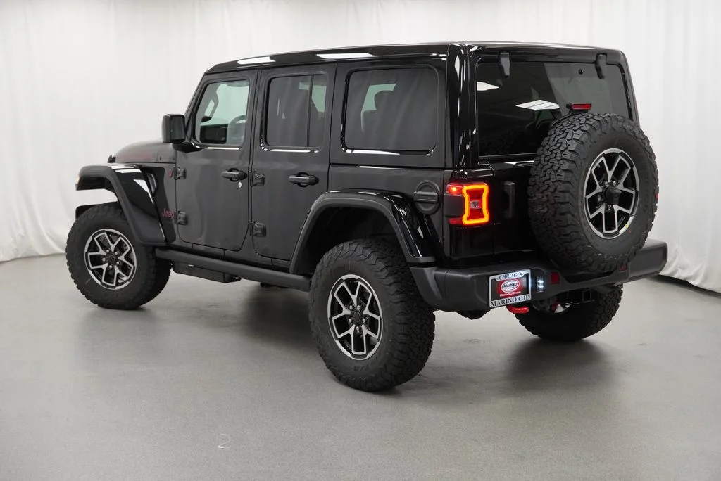 New 2026 Black Clear-Coat Exterior Paint Jeep Rubicon image 13