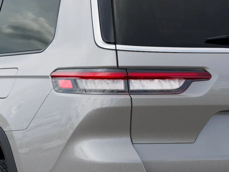 New 2026 Silver Zynith Jeep Laredo image 10