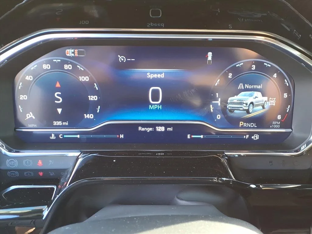 2025 Chevrolet Silverado 1500 LT - Photo 13