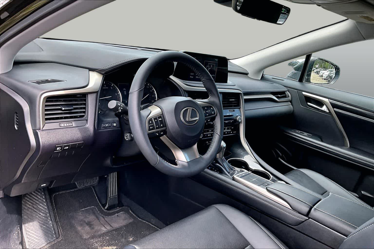 Used 2022 Nori Green Pearl Lexus  image 18