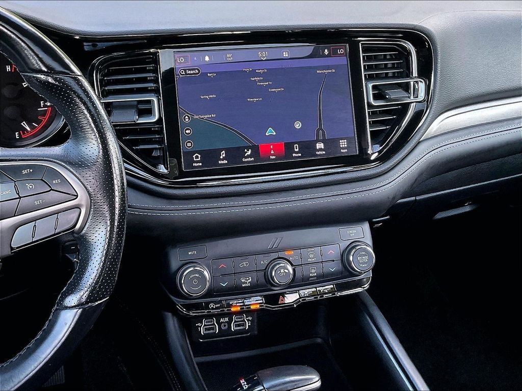 Used 2022 Black Dodge SXT image 19